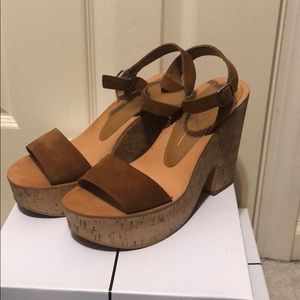 Women’s platform sandals